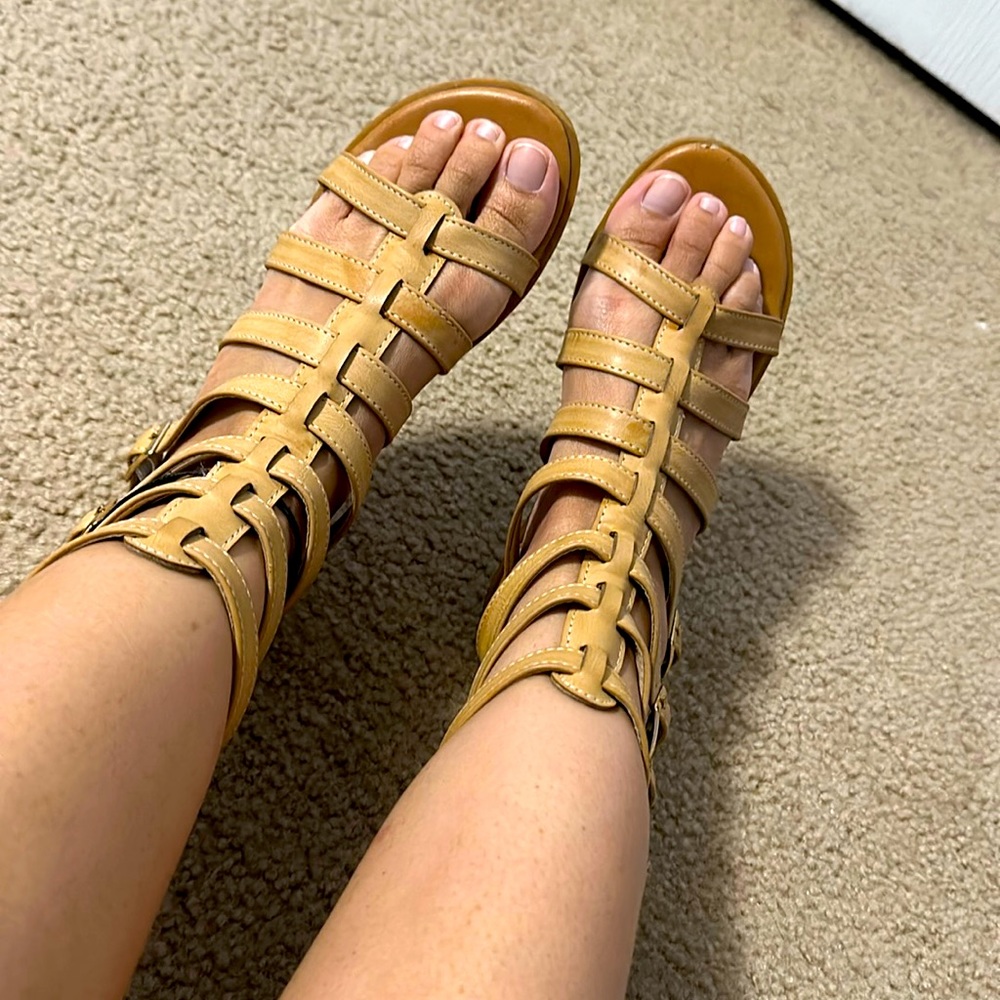 Women’s sandals